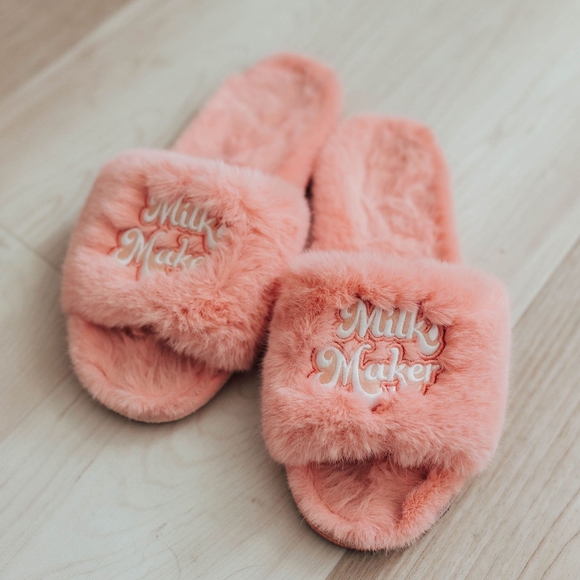 NEW! The Little Milk Bar Birth Box includes Robe (L/XL), Slippers (L), Bath Bomb - Picture 6 of 10